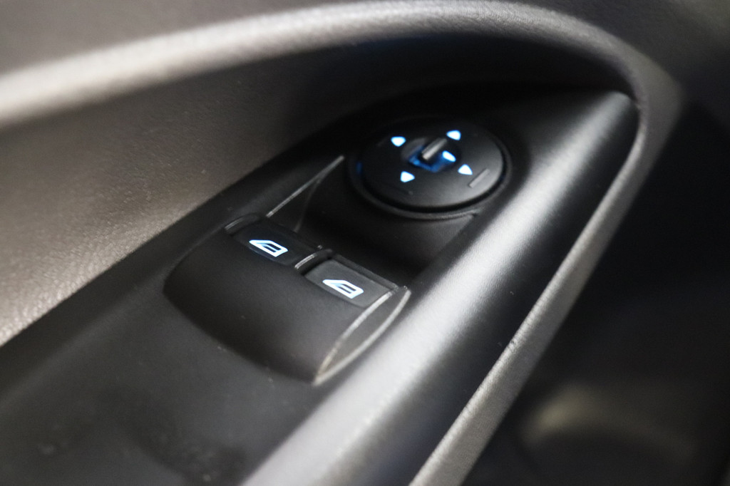 Ford Transit Connect 1.5 EcoBlue L2 EURO 6 - Airco - Carkit - Trekhaak - €9.950,- Excl. 17