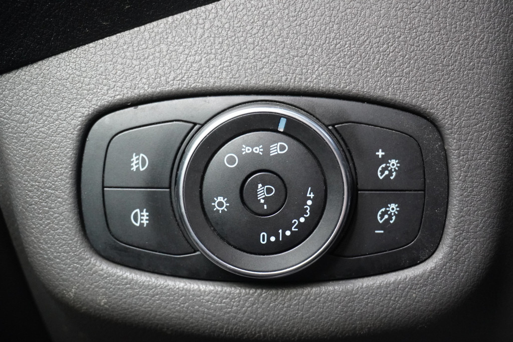 Ford Transit Connect 1.5 EcoBlue L2 EURO 6 - Airco - Cruise - Camera - € 12.499,- Excl. 17