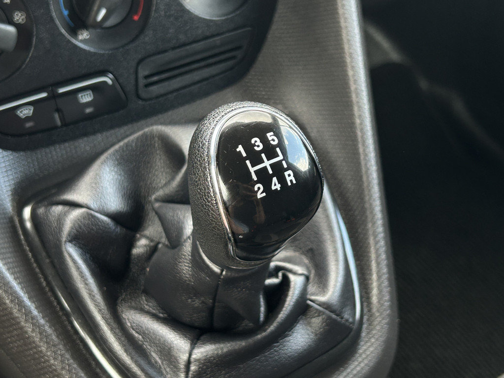 Ford Transit Connect 1.5 TDCI 101 PK / L2H1 / 1e EIG. / 96.004 KM !! / AIRCO / CRUISE / BLUETOOTH / 3-ZITS / TREKHAAK / INRICHTING 16