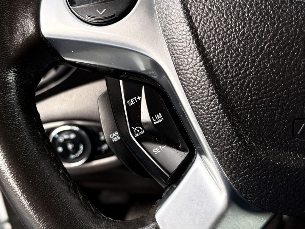 Ford Transit Connect 1.5 TDCI 101 PK / L2H1 / 1e EIG. / TREKHAAK / AIRCO / CRUISE / INRICHTING / 3-ZITS 12