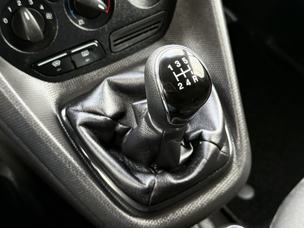 Ford Transit Connect 1.5 TDCI 101 PK / L2H1 / 1e EIG. / TREKHAAK / AIRCO / CRUISE / INRICHTING / 3-ZITS 16
