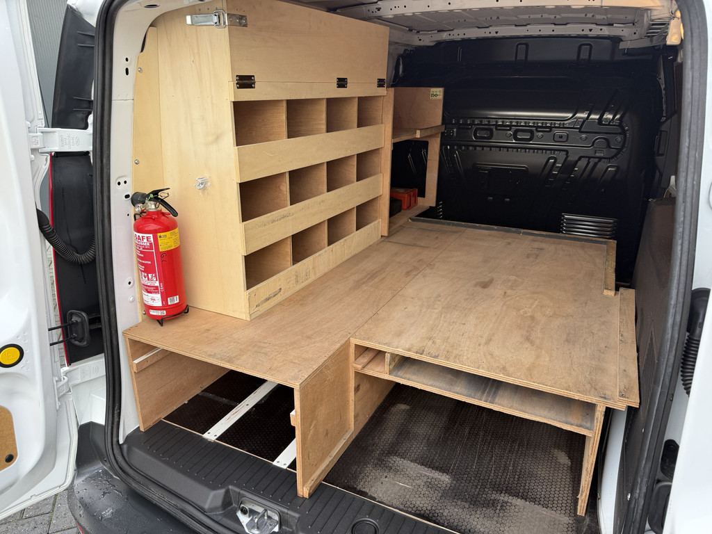 Ford Transit Connect 1.5 TDCI 101 PK / L2H1 / 1e EIG. / TREKHAAK / AIRCO / CRUISE / INRICHTING / 3-ZITS 8