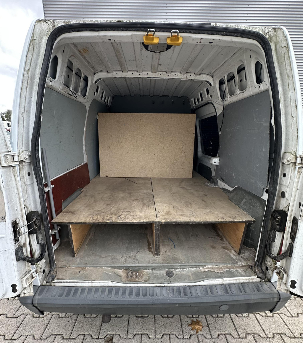 Ford Transit Connect T230L 1.8 TDCi Ambiente 11