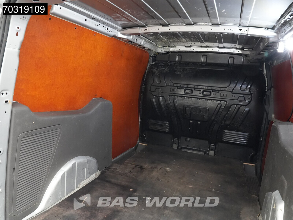 Ford Transit Connect 100PK Automaat L2H1 Sport Edition 18 Velgen Leder Navi Airco Cruise Camera Parkeersensoren Euro6 L2 Airco Trekhaak Cruise control 11
