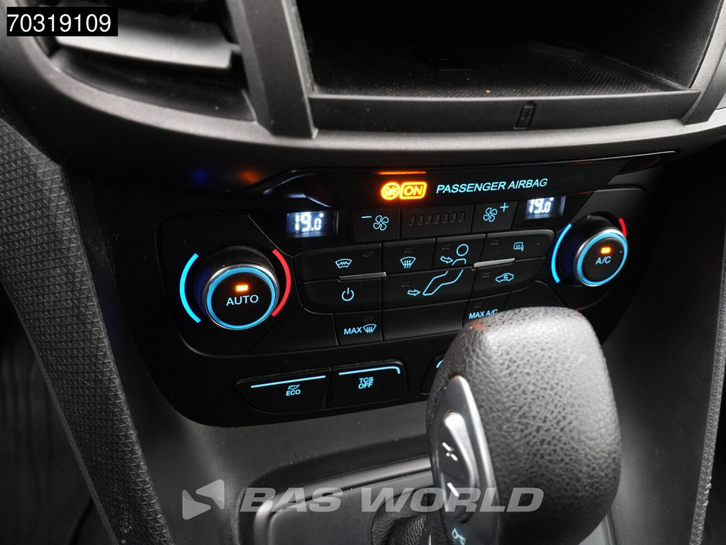 Ford Transit Connect 100PK Automaat L2H1 Sport Edition 18 Velgen Leder Navi Airco Cruise Camera Parkeersensoren Euro6 L2 Airco Trekhaak Cruise control 19