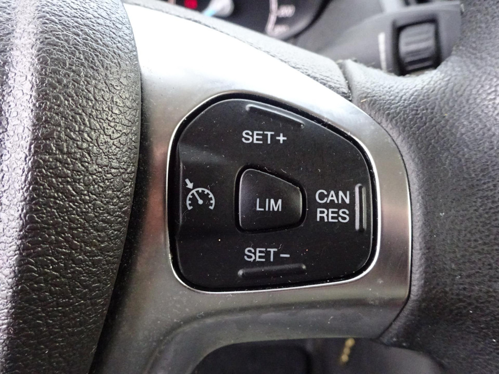 Ford Transit Courier 1.0 BENZINE Trend EcoBoost S&S 17