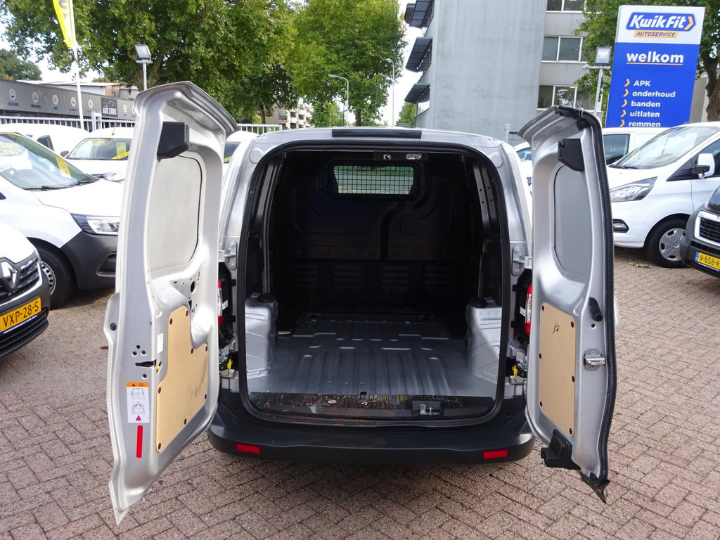 Ford Transit Courier 1.0 BENZINE Trend EcoBoost S&S 8