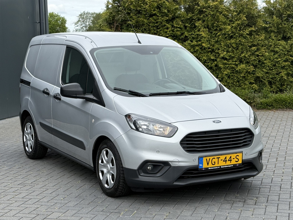 Ford Transit Courier 1.5 TDCI / 1e EIGENAAR / 23.338 KM!! / AIRCO / PDC / NAVI / DAB 4
