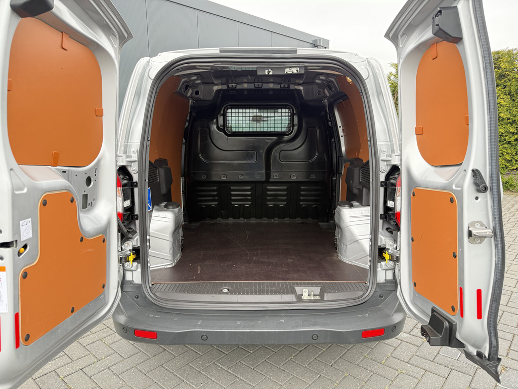 Ford Transit Courier 1.5 TDCI / 1e EIGENAAR / 23.338 KM!! / AIRCO / PDC / NAVI / DAB 8