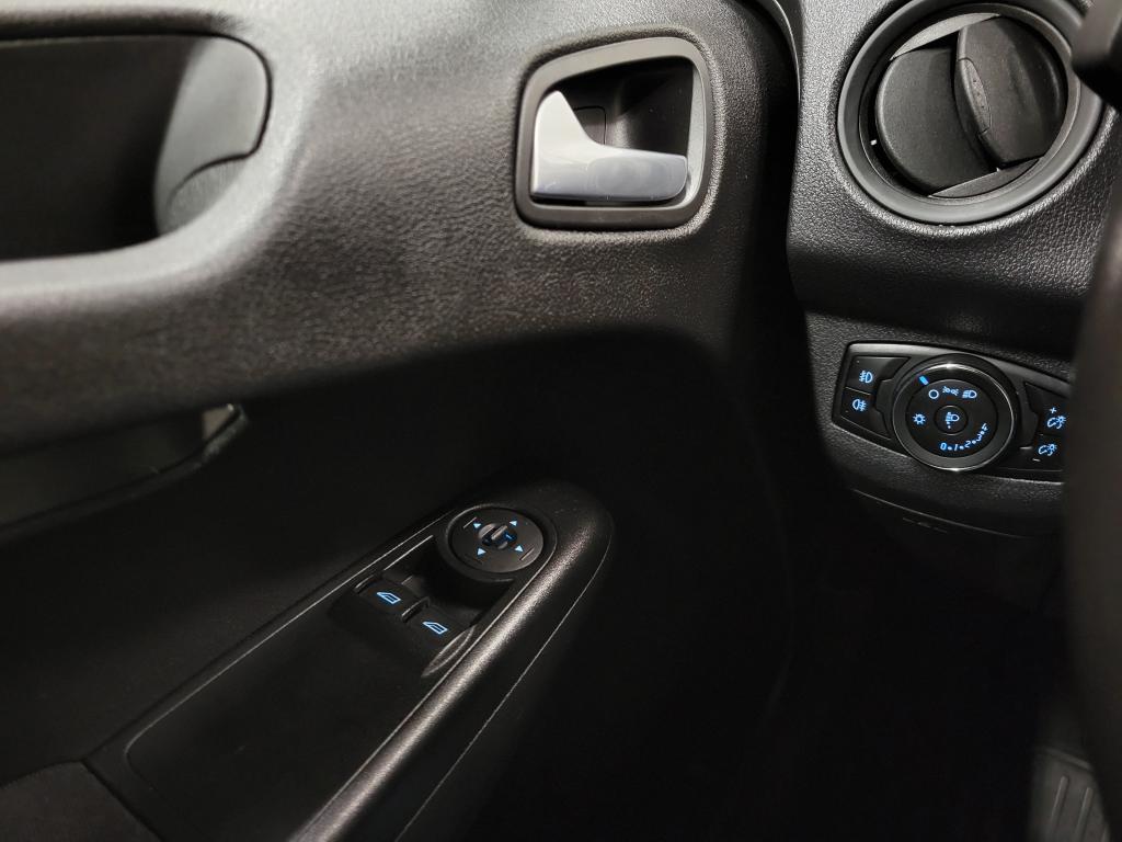 Ford Transit Courier 1.5TDCI Euro 6! 14