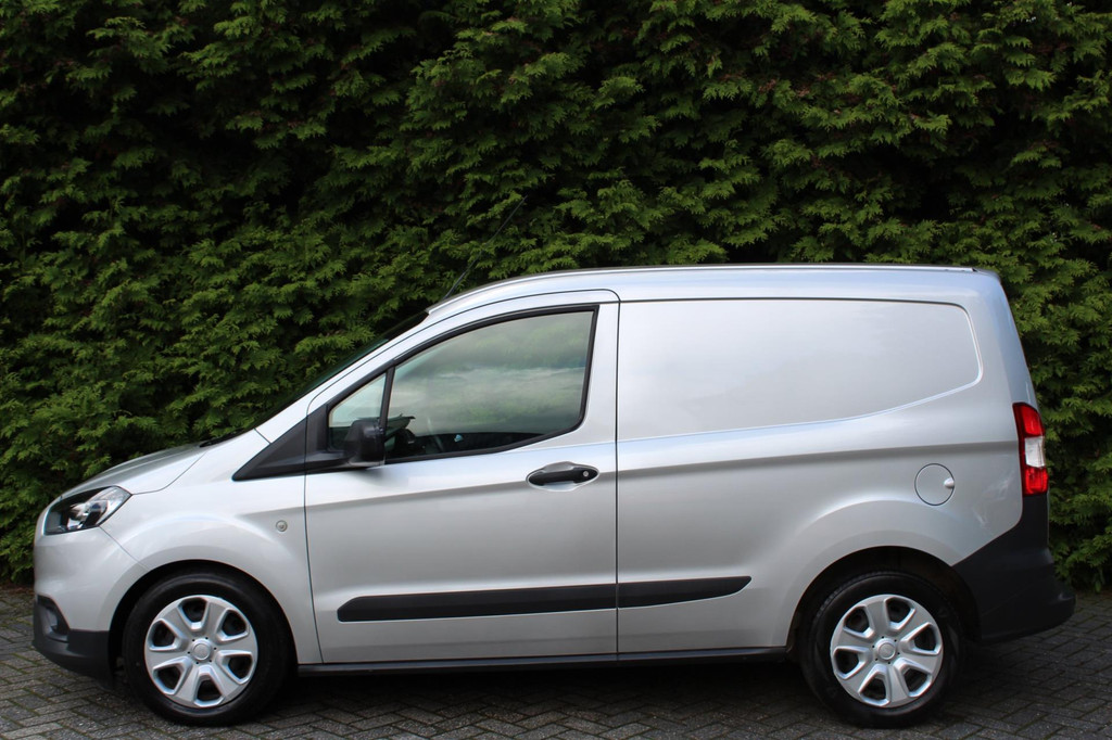 Ford Transit Courier 1.5 TDCI Trend Duratorq S&S 75PK | Airco | Stoelverwarming | PDC | Achterklep met raam 8