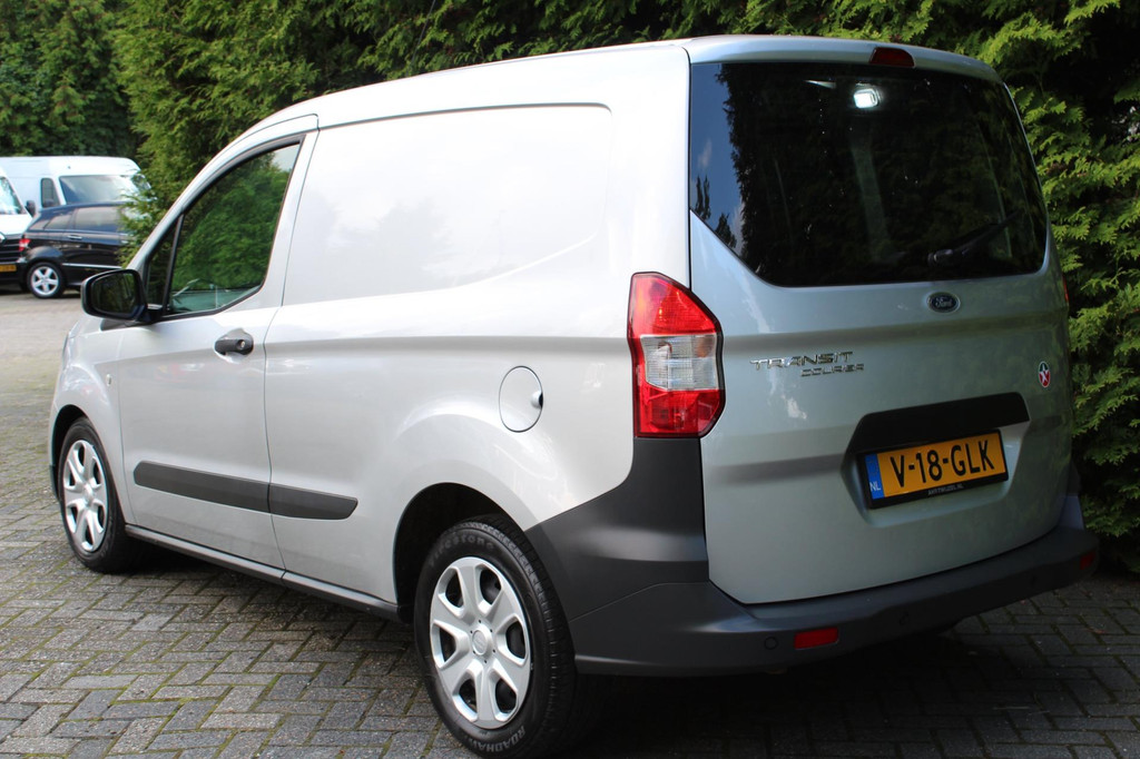 Ford Transit Courier 1.5 TDCI Trend Duratorq S&S 75PK | Airco | Stoelverwarming | PDC | Achterklep met raam 9