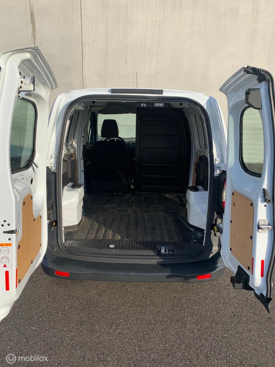 Ford Transit Courier AIRCO EURO 6 EUR 3999,- +21% BTW / TAX 17