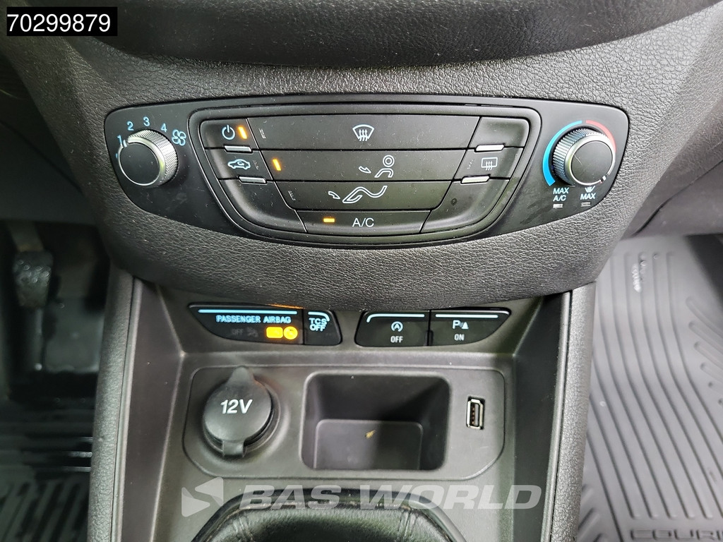 Ford Transit Courier 75PK L1H1 Navi Airco Cruise Camera Parkeersensoren Euro6 L1 Kompakt Airco Cruise control 15