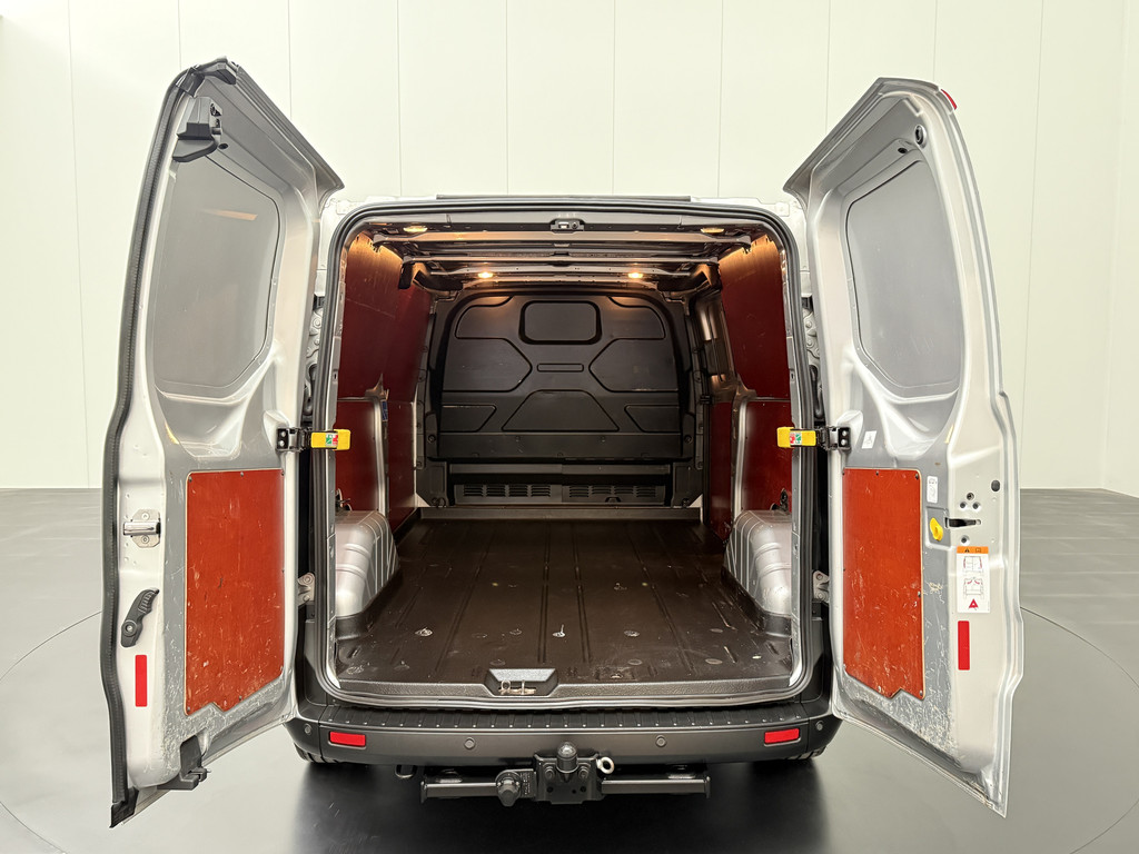 Ford Transit Custom 130PK L2H1 Trail Limited | 2800Kg Trekhaak | Leder | Camera | Multimedia | 3-Zits 4
