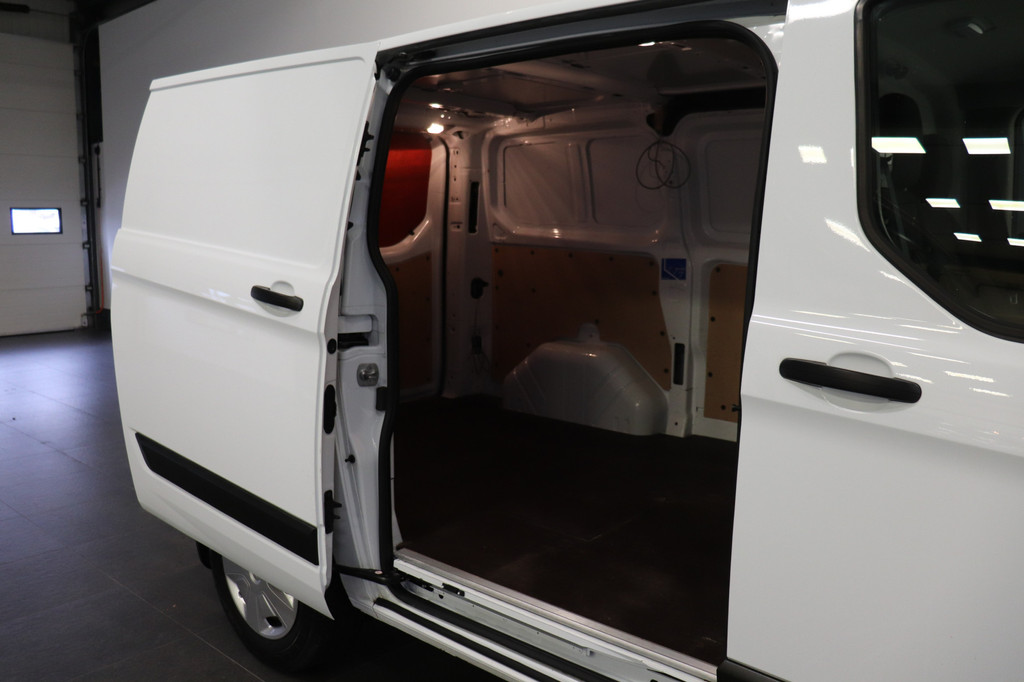 Ford Transit Custom 2.0 TDCI 130PK - EURO 6 - Airco - Navi - Cruise - €13.900,- Excl. 9