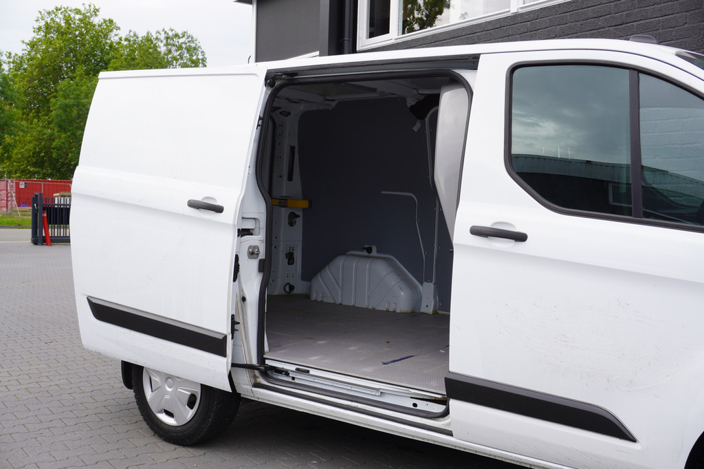 Ford Transit Custom 2.0 TDCI 130PK Automaat EURO 6 - Airco - Cruise - Camera - €11.900,- Excl. 9