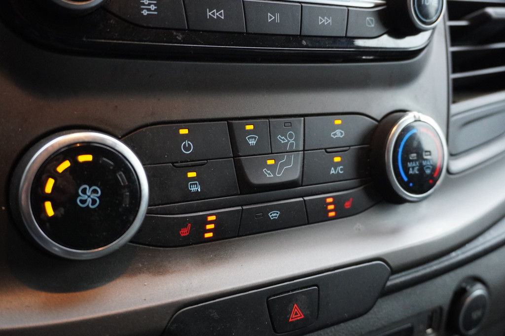 Ford Transit Custom 2.0 TDCI 130PK Automaat L1H2 EURO 6 - Airco - Cruise - Camera - â¬16.900,- Excl. 19