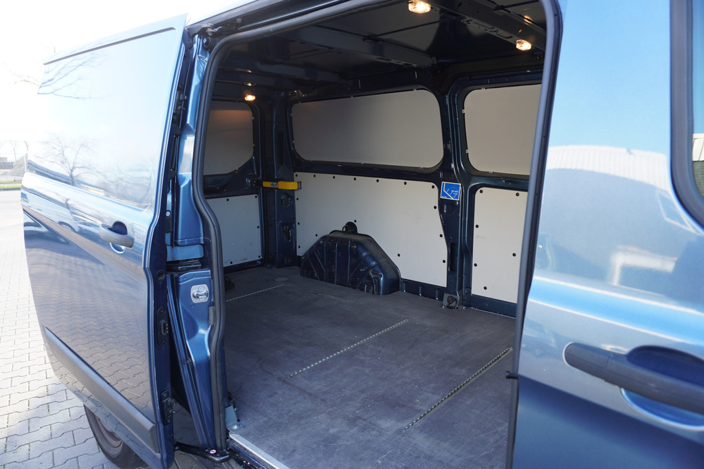 Ford Transit Custom 2.0 TDCI 130PK Automaat L2 - EURO 6 - Airco - Cruise - PDC - €14.900,- Excl. 9