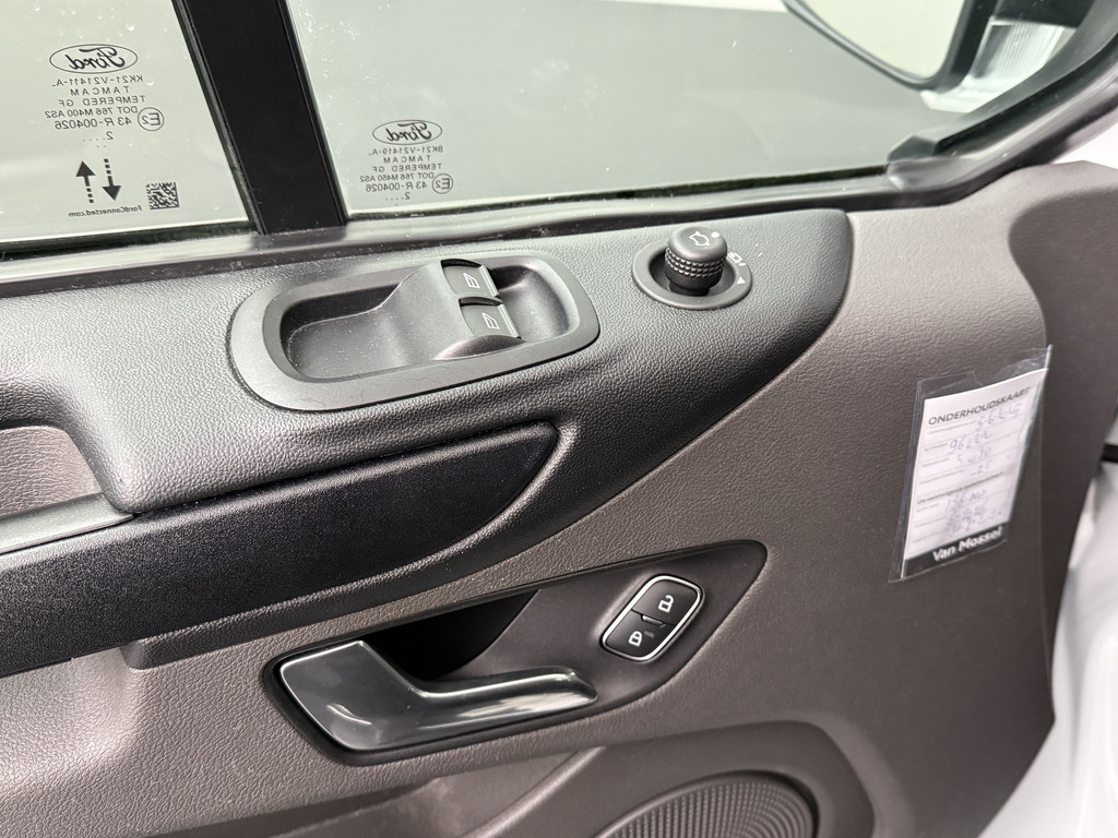 Ford Transit Custom 2.0TDCI 130PK Dubbele Cabine | Navigatie | Camera | Airco | 6-Persoons 8