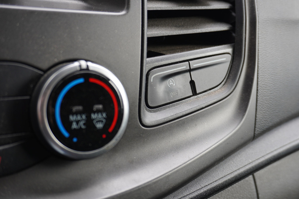 Ford Transit Custom 2.0 TDCI 130PK EURO 6 - Airco - Cruise - PDC - ⬠9.950,- Excl. 12