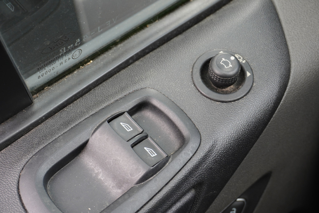 Ford Transit Custom 2.0 TDCI 130PK EURO 6 - Airco - Cruise - PDC - ⬠9.950,- Excl. 17