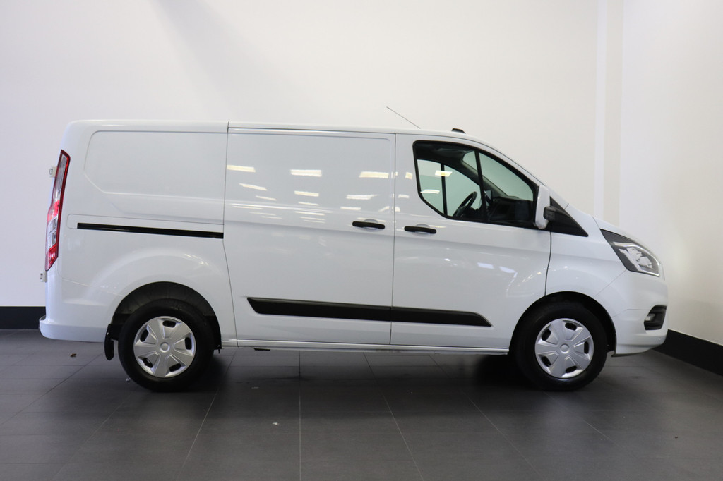 Ford Transit Custom 2.0 TDCI 130PK EURO 6 - Airco - Navi - Cruise - € 13.950,- Excl. 15