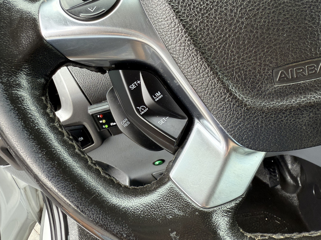 Ford Transit Custom 2.0 TDCI 130 PK / L1H1 / TREND / 2.5 TONS TREKHAAK / AIRCO / CRUISE / NAVI / INRICHTING / 3-ZITS 12