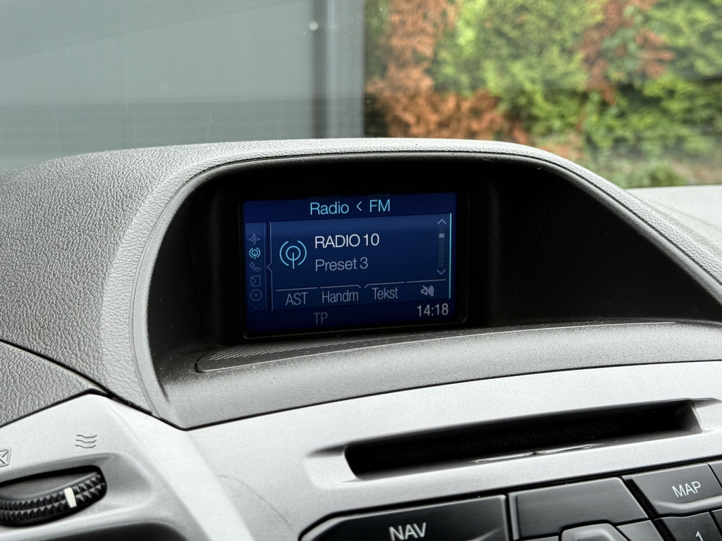 Ford Transit Custom 2.0 TDCI 130 PK / L1H1 / TREND / 2.5 TONS TREKHAAK / AIRCO / CRUISE / NAVI / INRICHTING / 3-ZITS 14