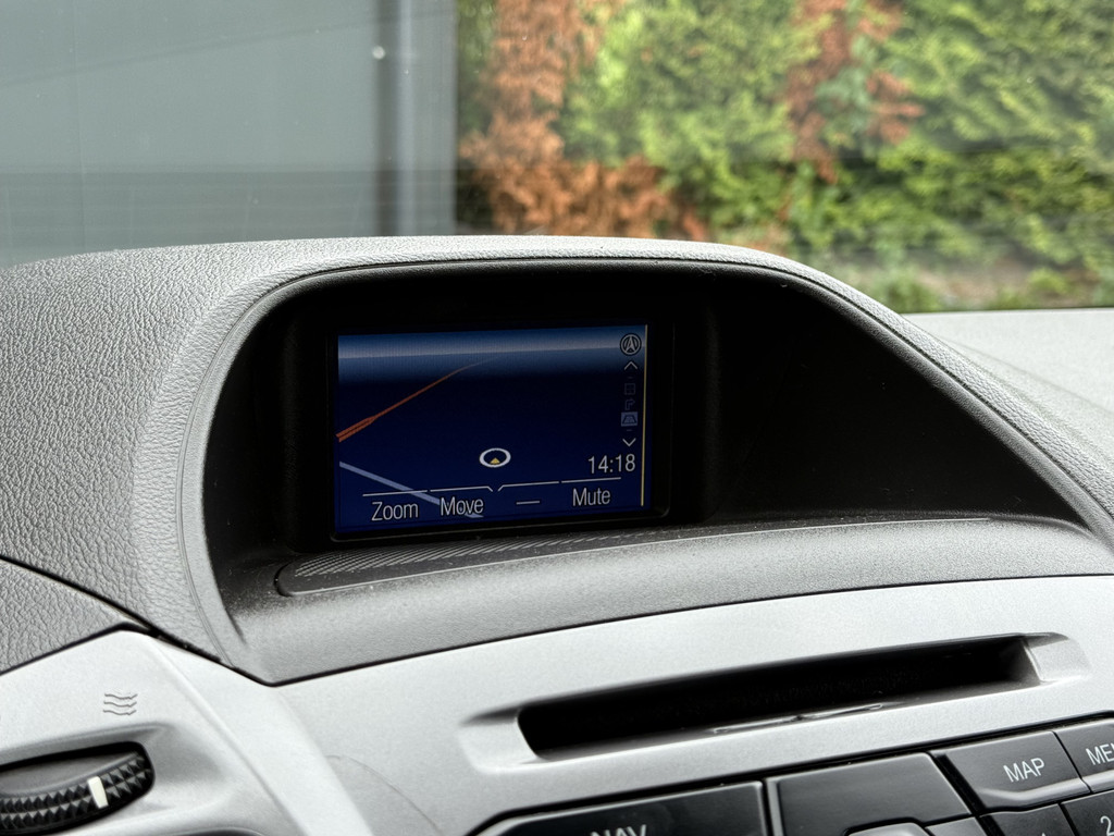 Ford Transit Custom 2.0 TDCI 130 PK / L1H1 / TREND / 2.5 TONS TREKHAAK / AIRCO / CRUISE / NAVI / INRICHTING / 3-ZITS 15