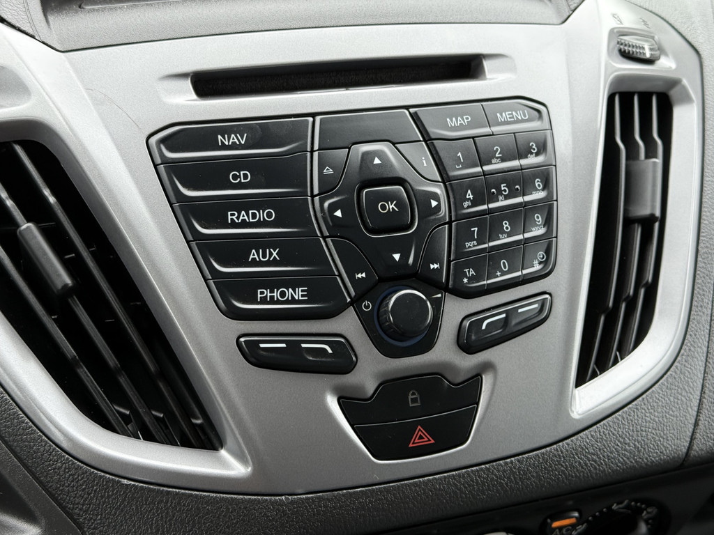 Ford Transit Custom 2.0 TDCI 130 PK / L1H1 / TREND / 2.5 TONS TREKHAAK / AIRCO / CRUISE / NAVI / INRICHTING / 3-ZITS 16