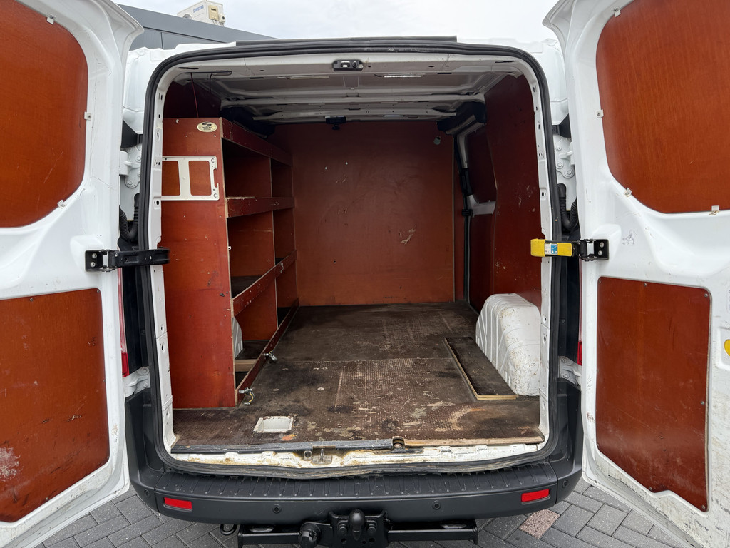 Ford Transit Custom 2.0 TDCI 130 PK / L1H1 / TREND / 2.5 TONS TREKHAAK / AIRCO / CRUISE / NAVI / INRICHTING / 3-ZITS 7