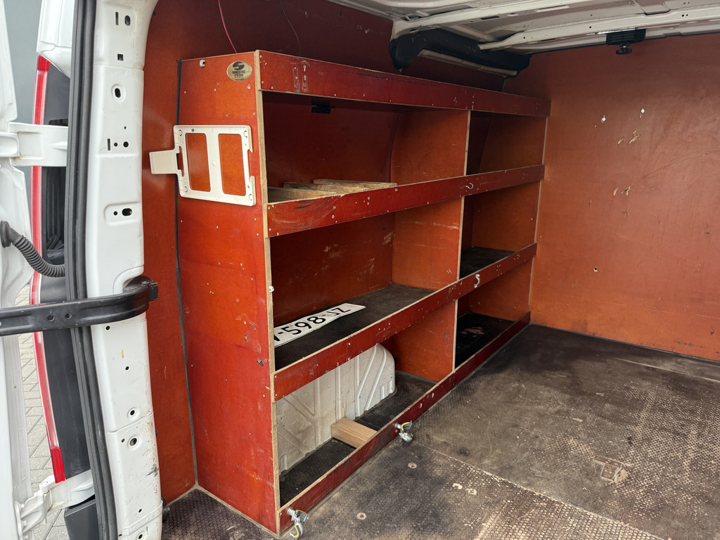 Ford Transit Custom 2.0 TDCI 130 PK / L1H1 / TREND / 2.5 TONS TREKHAAK / AIRCO / CRUISE / NAVI / INRICHTING / 3-ZITS 8