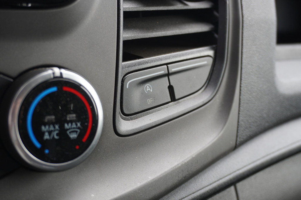 Ford Transit Custom 2.0 TDCI 130PK L2 - EURO 6 - Airco - Navi - Cruise - ⬠13.900,- Excl. 13