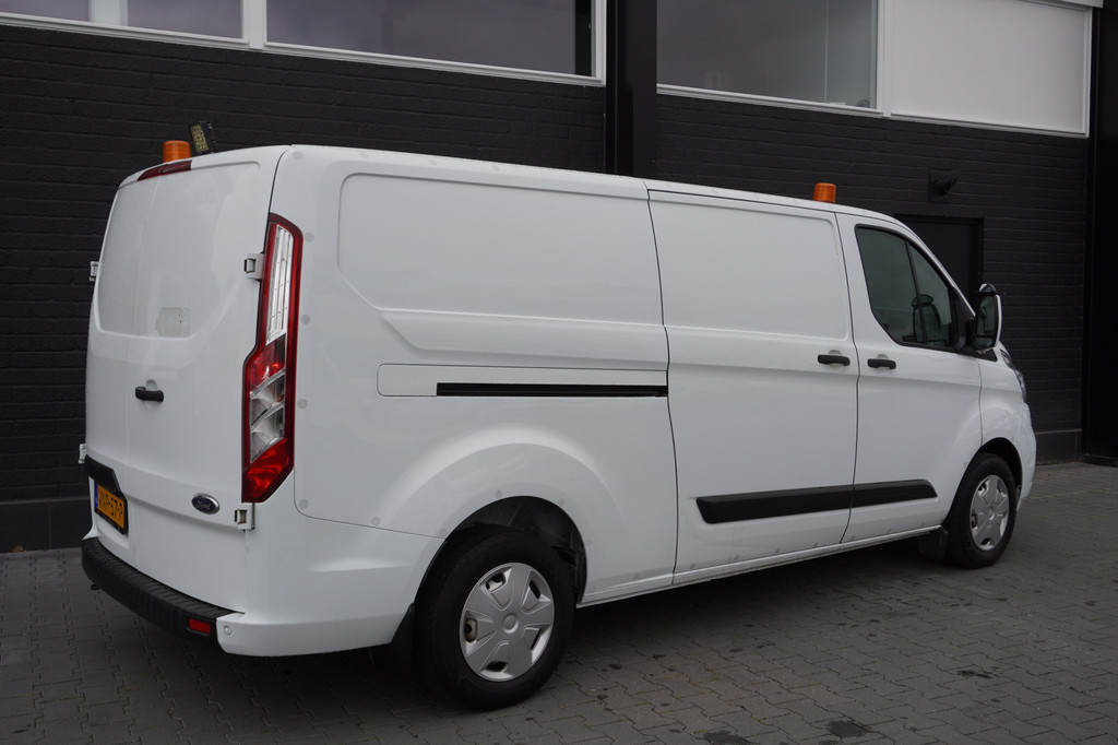 Ford Transit Custom 2.0 TDCI 130PK L2 - EURO 6 - Airco - Navi - Cruise - €13.900,- Excl. 2