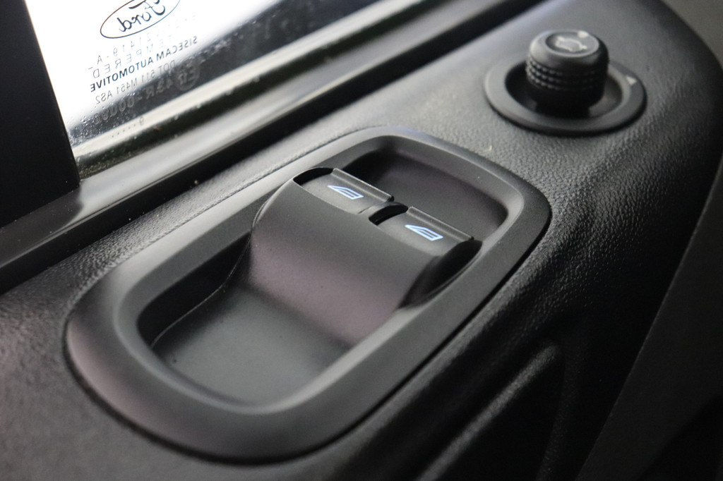 Ford Transit Custom 2.0 TDCI 130PK L2 2x Schuifdeur EURO 6 - Airco - Cruise - Trekhaak - â¬12.950,- Excl. 19