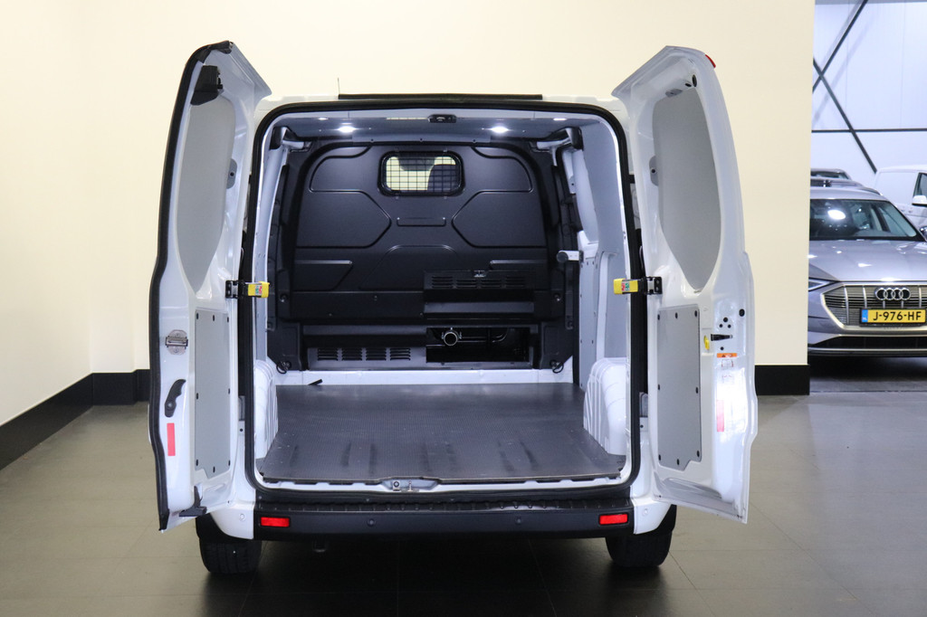 Ford Transit Custom 2.0 TDCI 130PK L2 Automaat EURO 6 - Airco - Cruise - PDC - ⬠16.950,- Excl. 10