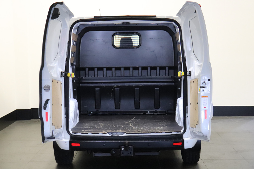 Ford Transit Custom 2.0 TDCI 130PK L2 Dubbele Cabine EURO 6 - Airco - Navi - Cruise - Trekhaak - € 18.950,- Excl. 9