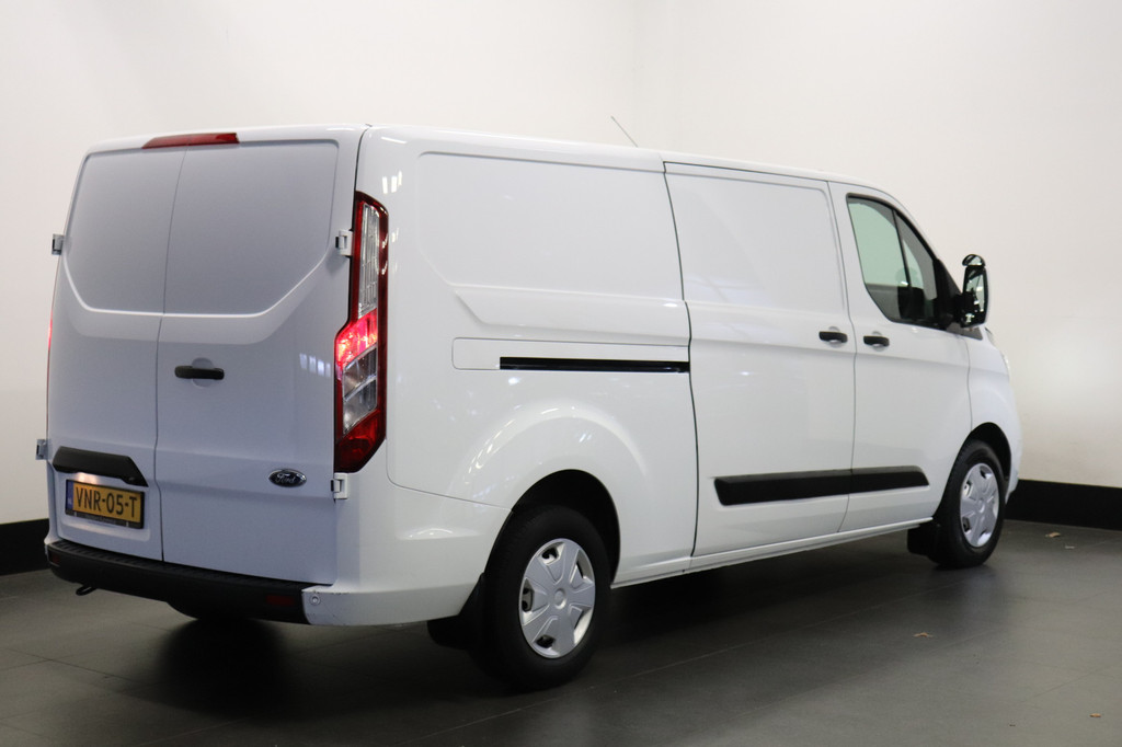 Ford Transit Custom 2.0 TDCI 130PK L2 EURO 6 - Airco - Cruise - Camera - € 13.950,- Excl. 2