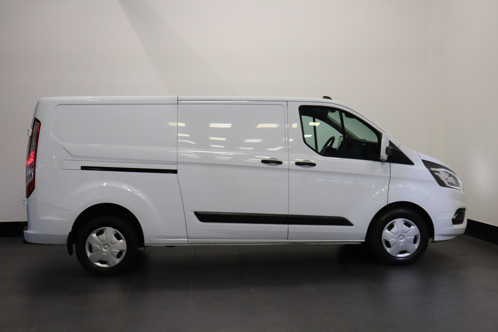 Ford Transit Custom 2.0 TDCI 130PK L2 EURO 6 - Airco - Cruise - Camera - € 14.900,- Excl. 11