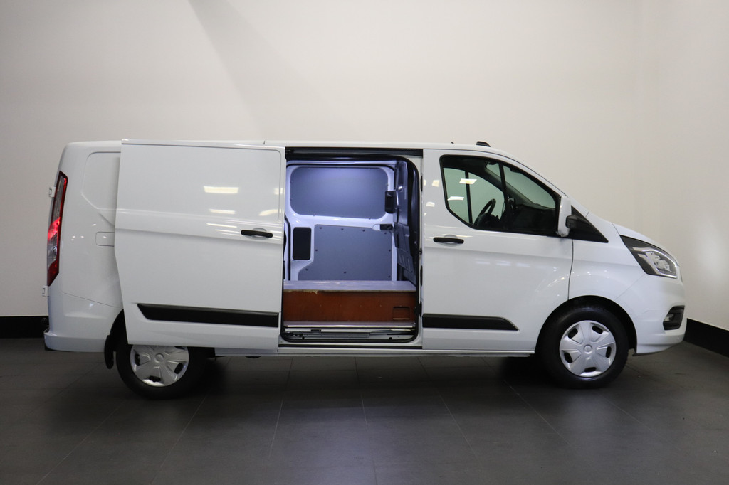 Ford Transit Custom 2.0 TDCI 130PK L2 EURO 6 - Airco - Cruise - Camera - € 14.900,- Excl. 12