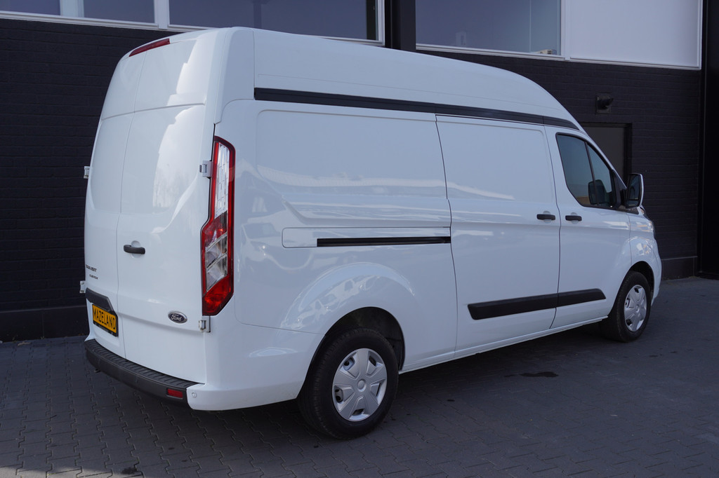 Ford Transit Custom 2.0 TDCI 130PK L2H2 - Airco - Cruise - Camera - €15.900,- Excl. 2
