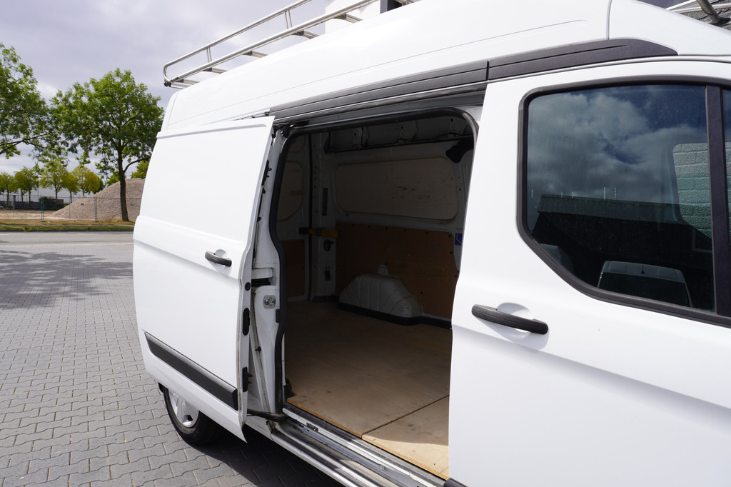 Ford Transit Custom 2.0 TDCI 130PK L2H2 EURO 6 - Airco - Navi - Cruise - â¬14.900,- Excl. 8