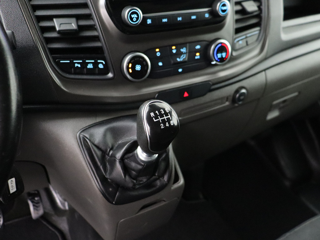 Ford Transit Custom 2.0TDCI 130PK Lang | Imperiaal | Trekhaak | Navigatie | Camera | 3-Persoons | Airco | Cruise 15