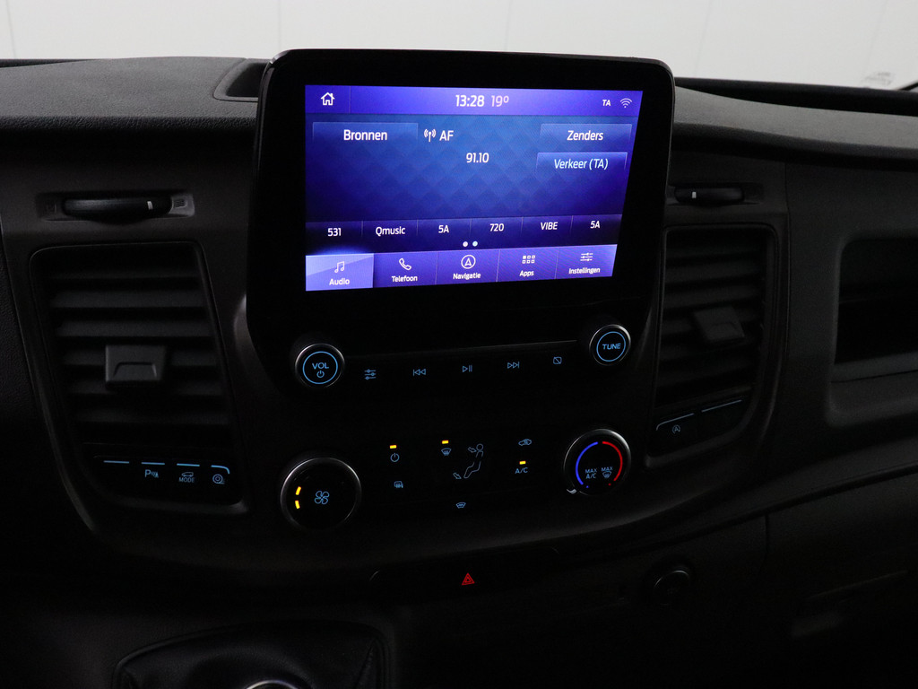 Ford Transit Custom 2.0TDCI 130PK Lang | Imperiaal | Trekhaak | Navigatie | Camera | 3-Persoons | Airco | Cruise 16