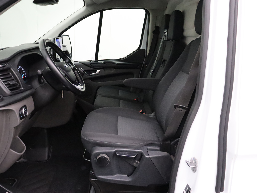 Ford Transit Custom 2.0TDCI 130PK Lang | Imperiaal | Trekhaak | Navigatie | Camera | 3-Persoons | Airco | Cruise 19