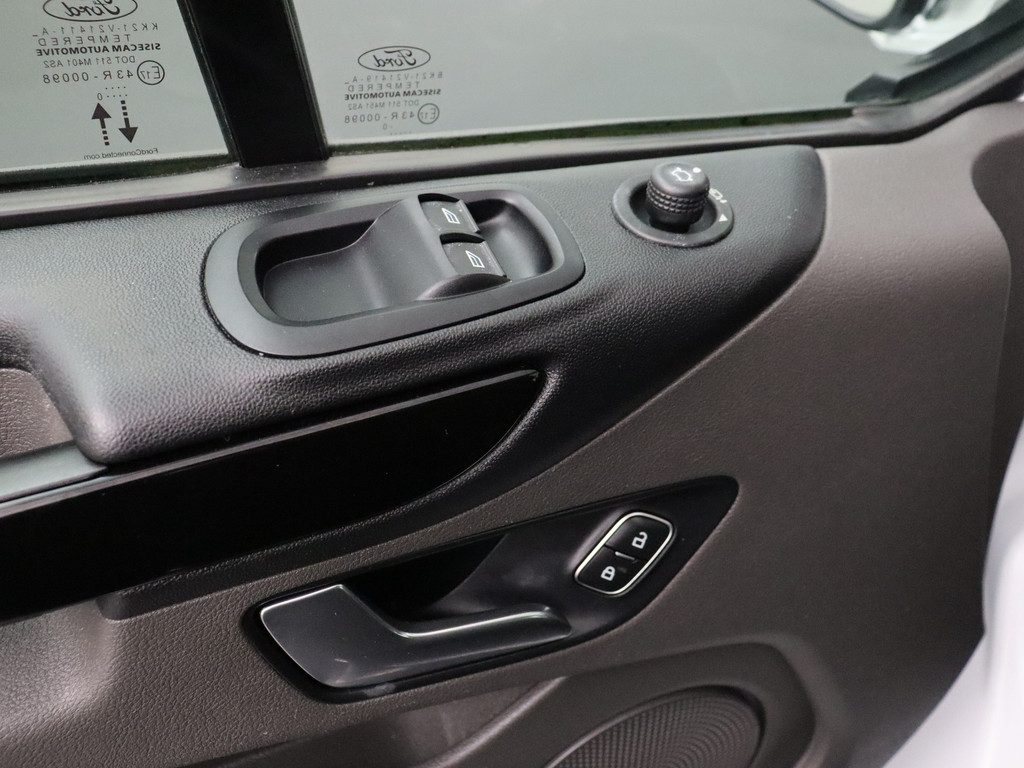 Ford Transit Custom 2.0TDCI 130PK Limited | 2xSchuifdeur | Multimedia | Camera | Trekhaak | 3-Persoons 8