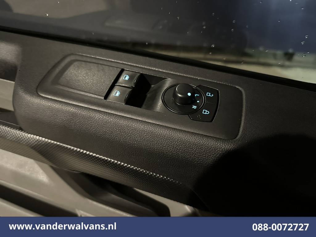 Ford Transit Custom 2.0 TDCI 130pk L2H1 Euro6 Airco | Camera | LED | Cruisecontrol | Verwarmde voorruit Parkeersensoren, Bijrijdersbank 18