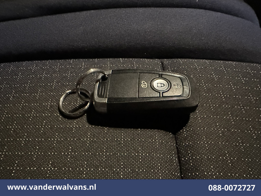Ford Transit Custom 2.0 TDCI 130pk L2H1 Euro6 Airco | Camera | LED | Cruisecontrol | Verwarmde voorruit Parkeersensoren, Bijrijdersbank 19