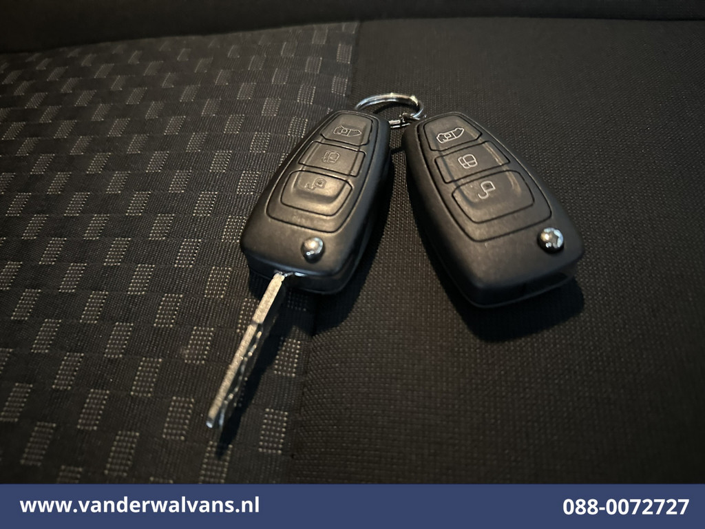 Ford Transit Custom 2.0 TDCI 130pk L2H1 Euro6 Airco | Multimedia scherm | 2800kg Trekhaak | Stoelverwarming | Cruisecontrol | Parkeersensoren, bijrijdersbank, verwarmde voorruit 17